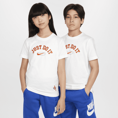 Nike Sportswear Older Kids' T-Shirt