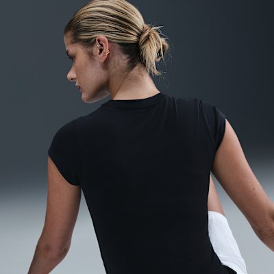 Nike Sportswear Women's Tight Short-Sleeve Graphic T-Shirt