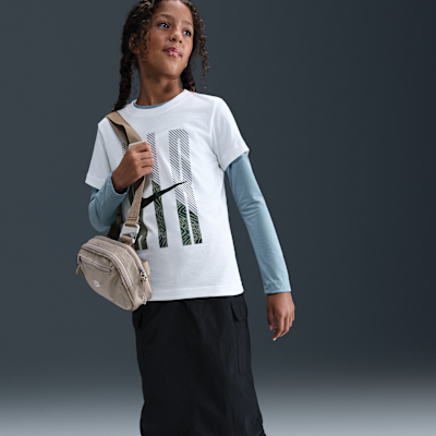 Nike Sportswear Older Kids' T-Shirt