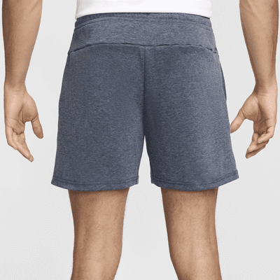 Shorts Dri-FIT de 18 cm sin forro con protección UV versátiles para hombre Nike Primary