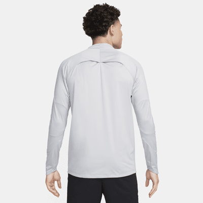 Playera de entrenamiento de fútbol para hombre Nike Storm-FIT del ...