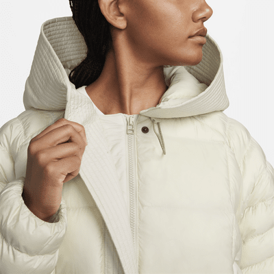 Chamarra con gorro Therma-FIT oversized para mujer Nike Sportswear Swoosh Puffer PrimaLoft®