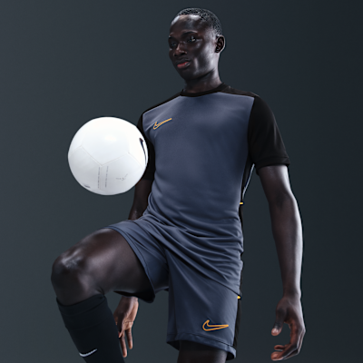 Nike Academy Men's Dri-FIT Short-Sleeve Football Top