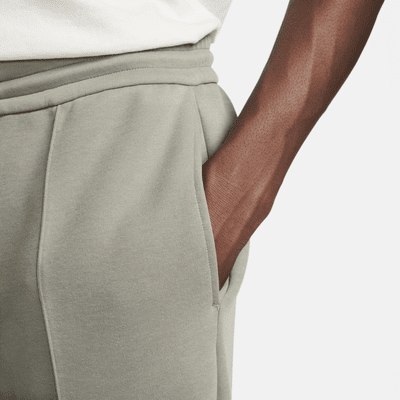 Pantalon de survêtement ample à ourlet ouvert Nike Sportswear Tech Fleece Reimagined pour homme