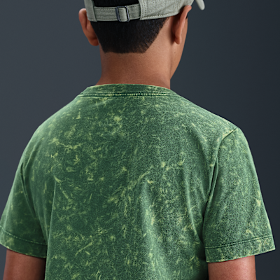 Nike Sportswear Older Kids' T-Shirt
