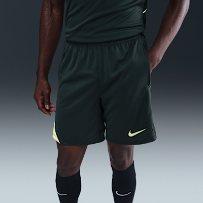 Nike Strike Dri-FIT Erkek Futbol Şortu