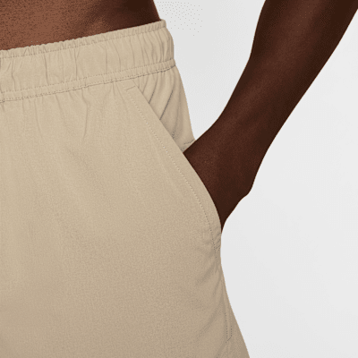 Shorts versátiles sin forro Dri-FIT de 13 cm para hombre Nike Unlimited