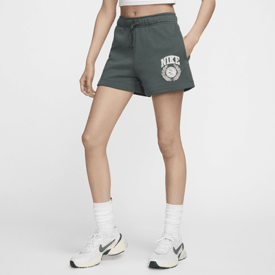 Shorts con gráfico de tiro medio para mujer Nike Sportswear Club Fleece