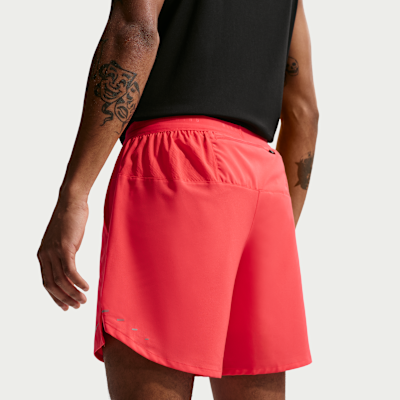Shorts de correr Dri-FIT de 18 cm 2 en 1 para hombre Nike Stride
