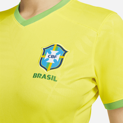 Jersey de fútbol Nike Dri-FIT de Brasil local 2023 Stadium para mujer