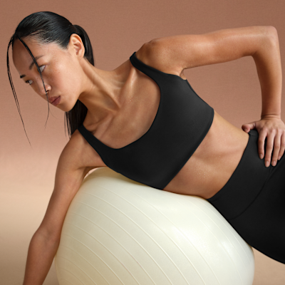 NikeSKIMS Matte Women's Scoop-Neck Bra
