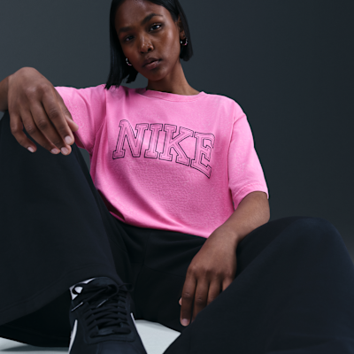 Playera de ajuste holgado Nike Sportswear Classics para mujer