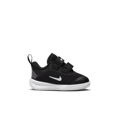 Nike Omni Multi-Court sko til sped-/småbarn