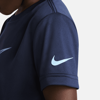 Playera con gráfico infantil Nike Dri-FIT Swoosh