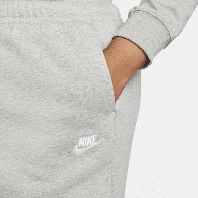 Pants de entrenamiento de tiro medio de pierna ancha para mujer (talla grande) Nike Sportswear Club Fleece