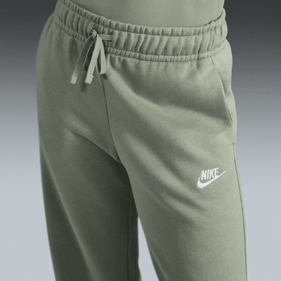 Pants de entrenamiento de piernas anchas de tiro medio para mujer Nike Sportswear Club Fleece