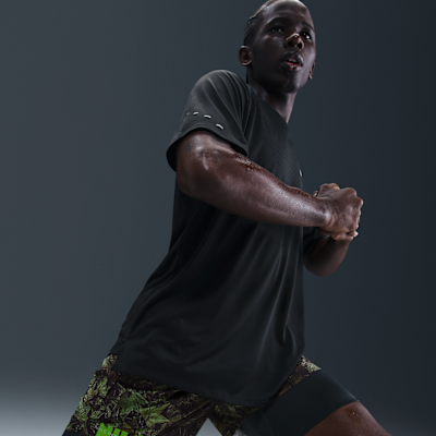 Shorts de correr Dri-FIT con estampado de 18 cm con forro de ropa interior para hombre Nike Stride