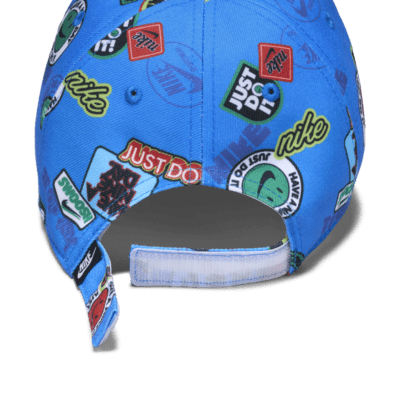 Gorra estampada con visera curva para niños talla pequeña Nike