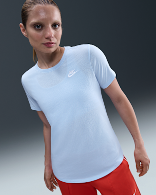 Женская футболка Nike Sportswear Club Essentials