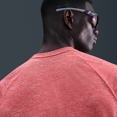 Camiseta Hydroguard de natación de manga corta de tela jaspeada para hombre Nike