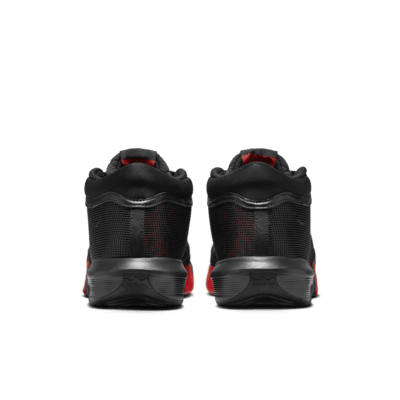 Calzado de básquetbol LeBron Witness 8