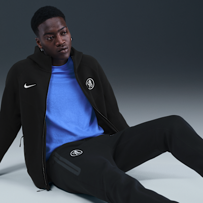 Chelsea FC Tech Men's Nike Total 90 Soccer Fleece Joggers