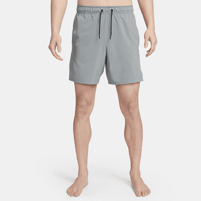 Shorts versátiles sin forro Dri-FIT de 18 cm para hombre Nike Unlimited