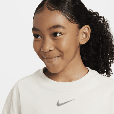 Nike Sportswear Older Kids' (Girls') Oversized T-Shirt