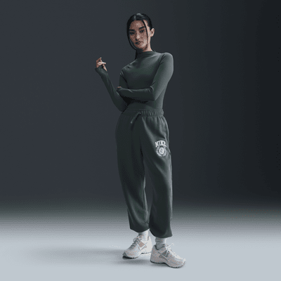 Nike Sportswear Club Fleece Women's Oversized Mid-Rise Tracksuit Bottoms