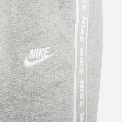 Nike Club Fleece Herren-Trainingsanzug mit Grafik und Kapuze
