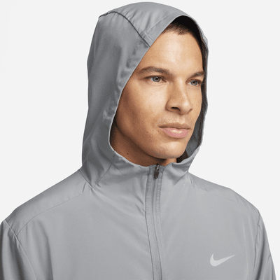 Chamarra versátil con gorro Dri-FIT para hombre Nike Form