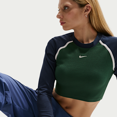 Langærmet Nike Sportswear-croptop med tætsiddende pasform til kvinder