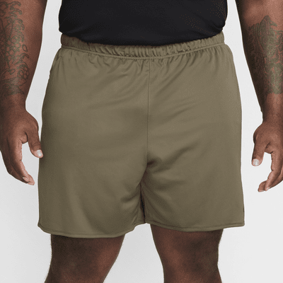 Shorts versátiles sin forro Dri-FIT de 18 cm para hombre Nike Totality