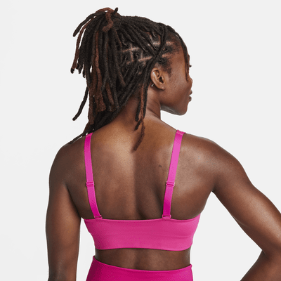 Bra deportivo con almohadilla de media sujeción para mujer Nike Indy Plunge Cutout