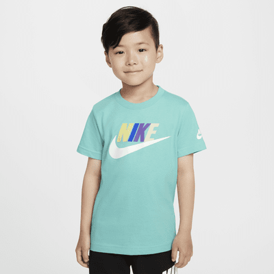 Playera Evergreen para niños talla pequeña Nike Futura