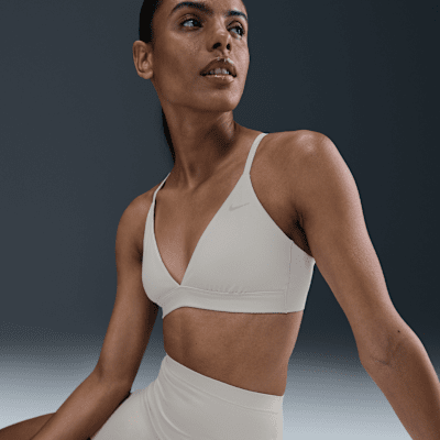 Nike Form Women's Light-Support Non-Padded Triangle Sports Bra