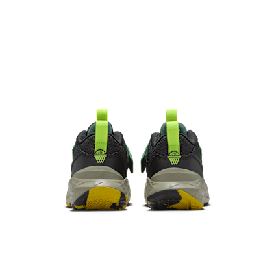 Tenis para niños de preescolar Nike Team Hustle D 12