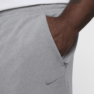 Nike Primary vielseitige Shorts ohne Futter mit Dri-FIT-Technologie und UV-Schutz (Herren, ca. 18 cm)