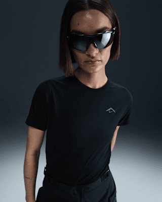 Женские шорты Nike Trail Dri-FIT Short-Sleeve Top для бега