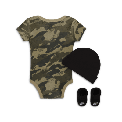 Nike Club Camo Bodysuit, Hat and Booties Set Baby 3-Piece Set