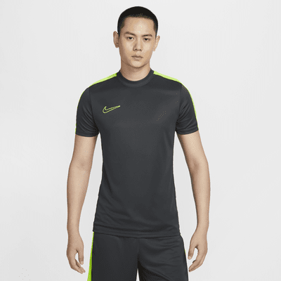 Nike Dri-FIT Academy 男款短袖足球上衣