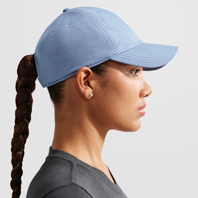 Nike Dri-FIT Club Unstructured Metal Swoosh Cap