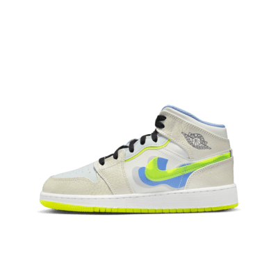 ayer asignar reunirse Air Jordan 1 Mid SE Older Kids' Shoes. Nike ID