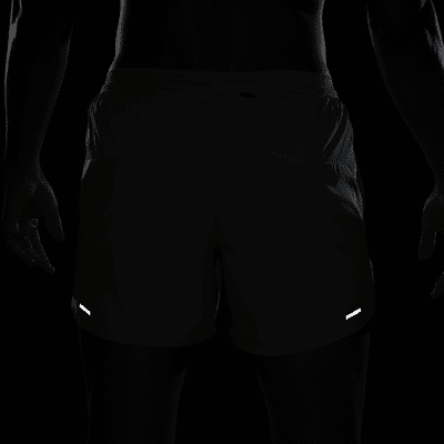 Shorts de correr Dri-FIT de 13 cm con forro de ropa interior para hombre Nike Stride