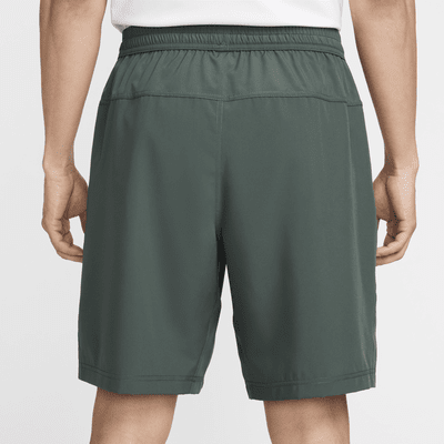 Shorts versátiles Dri-FIT de 23 cm sin forro para hombre Nike Form