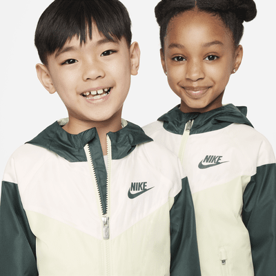 Chamarra con cierre completo para niños talla pequeña Nike Sportswear Windrunner