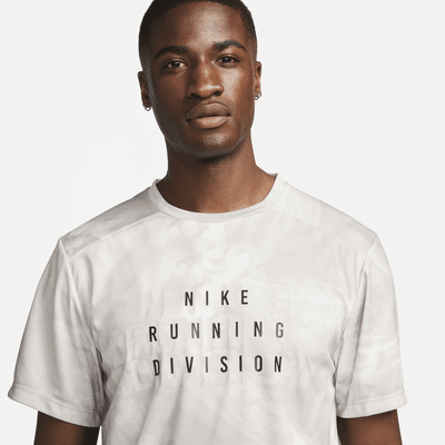 Nike rise 365 hot sale t shirt