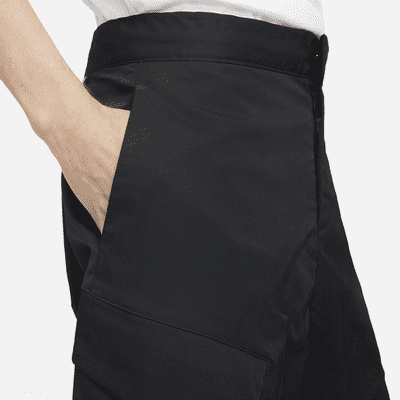 Woven Unlined Cargo Trousers. Nike 