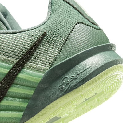 Sabrina 3 Basketballschuh