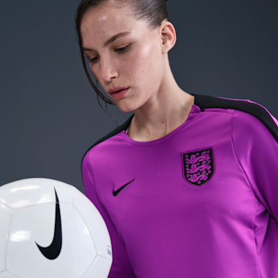 England Strike Women's Nike Dri-FIT Football Crew-Neck Knit Top